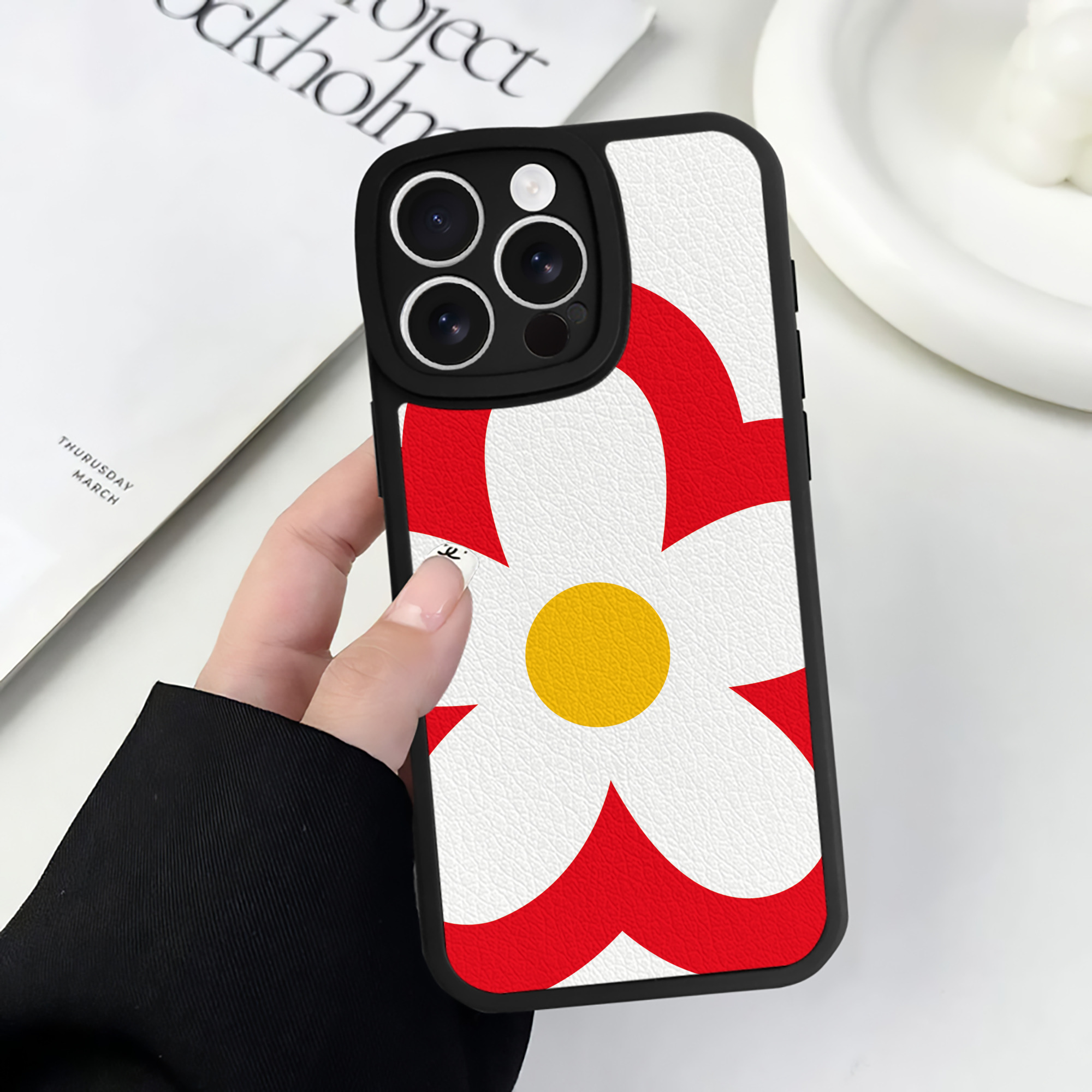（画像用） Hello Kitty ハローキティ 【iPhone 16シリーズ対応】シリコンスマホケース（レザー調） 材質：シリコン